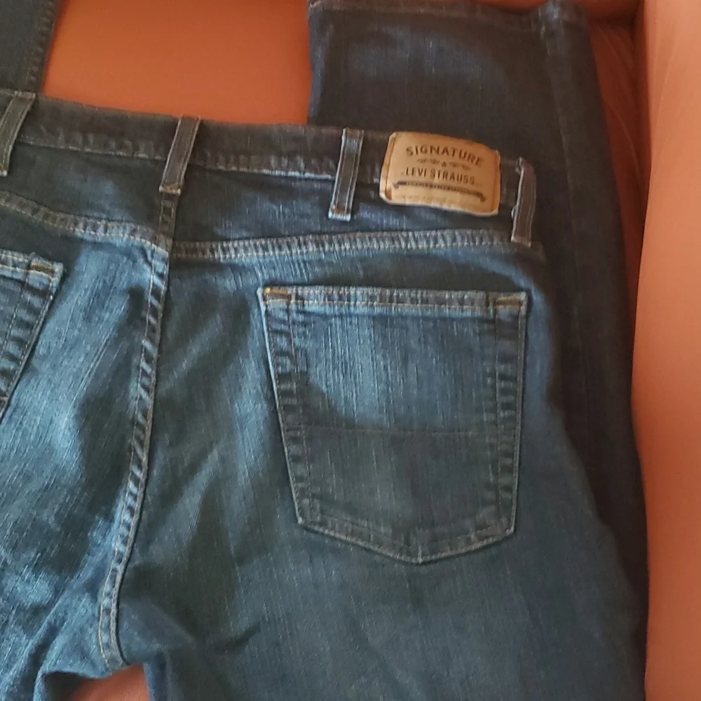Levi's 38x30 straight leg jeans - Picture 4 of 9